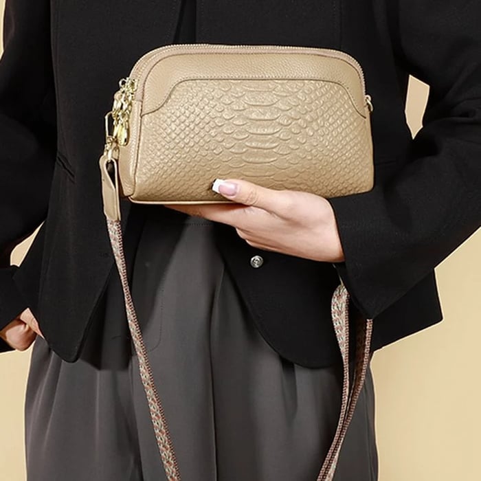 ANNA | Stilig crossbody-veske i lær med alligatormønster