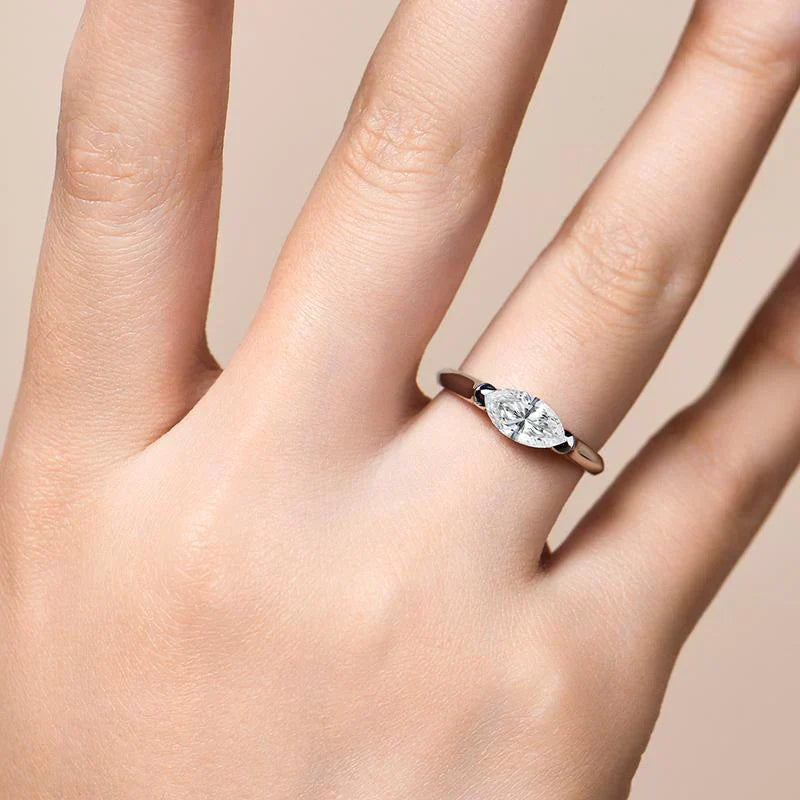 ANNA | Hailey Playa tunn ring i gull