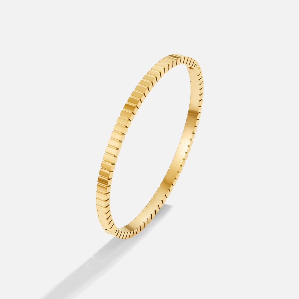 ANNA | Gullfarget Armring med Struktur