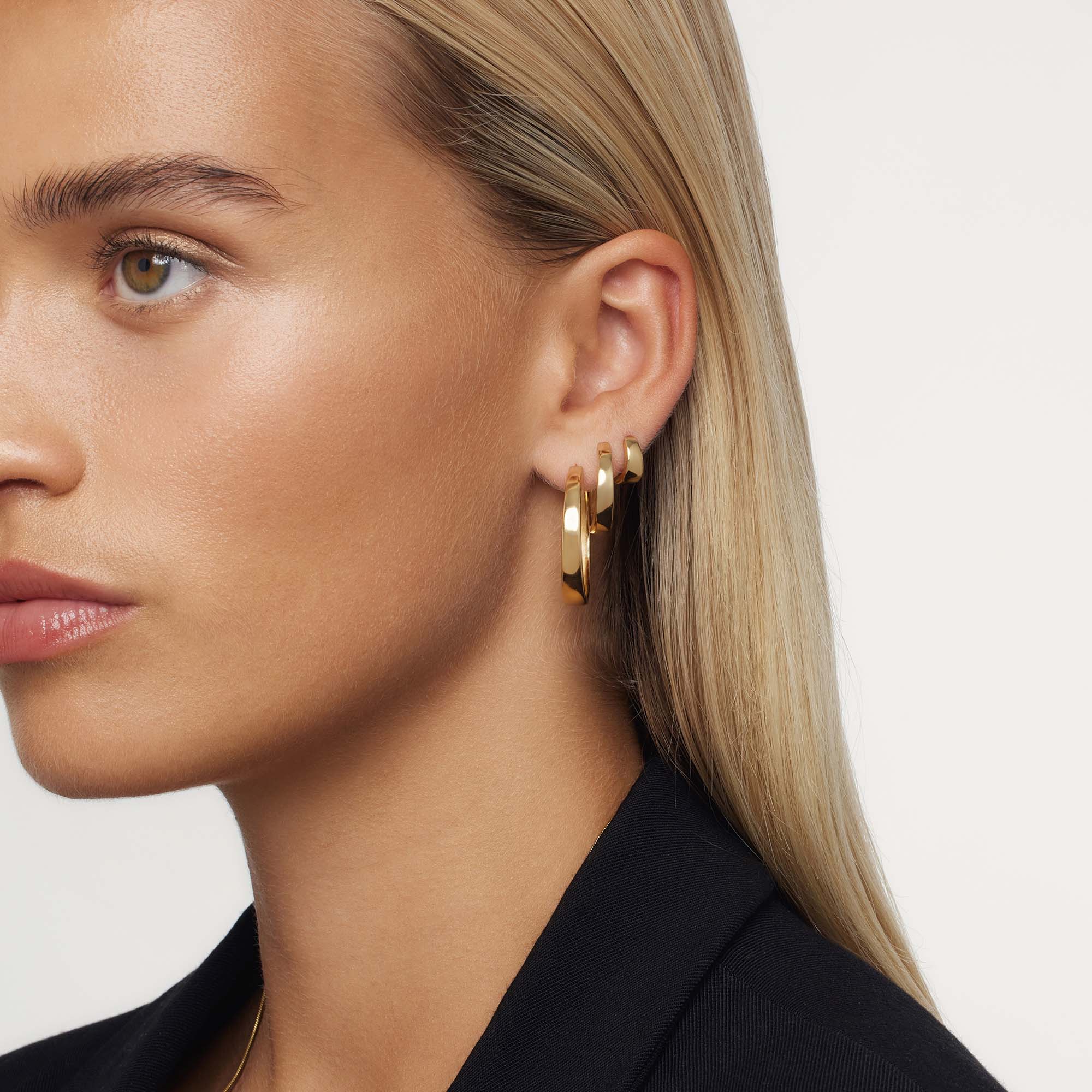 ANNA | Gia statement-ringer i gull