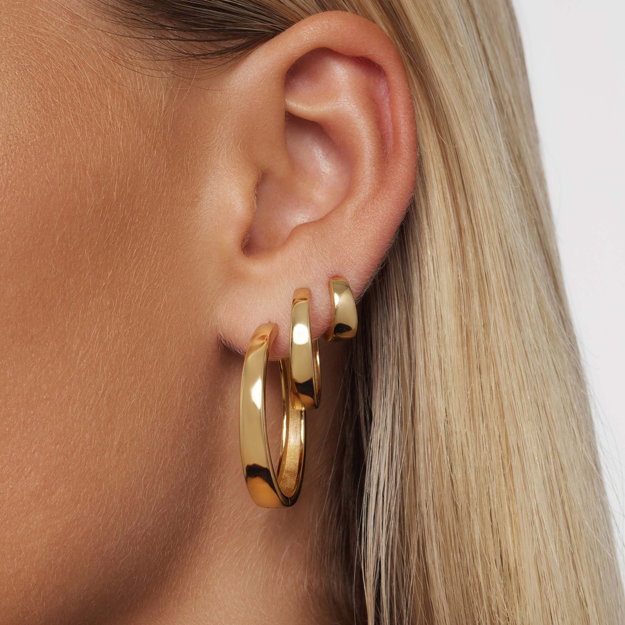 ANNA | Gia statement-ringer i gull