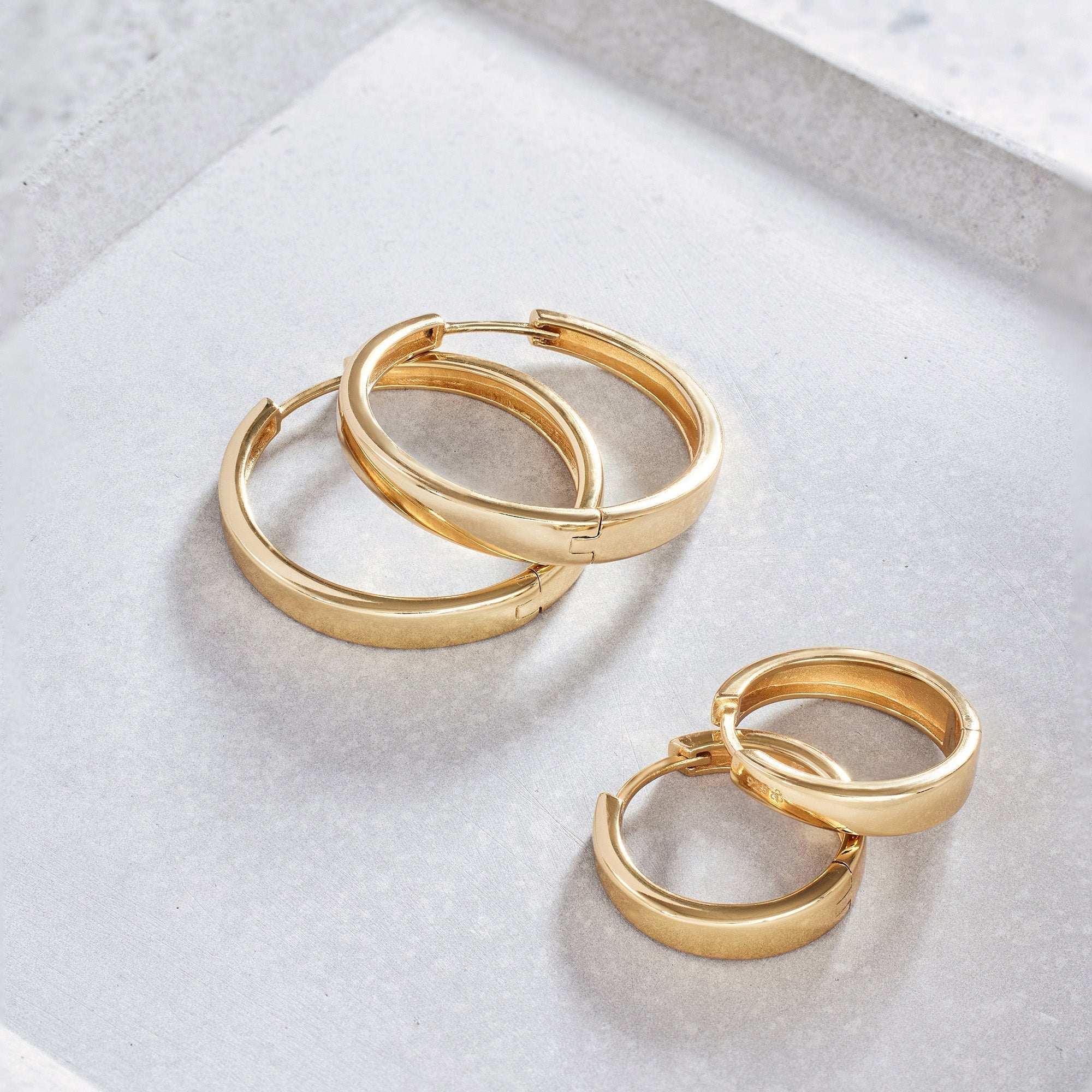 ANNA | Gia statement-ringer i gull
