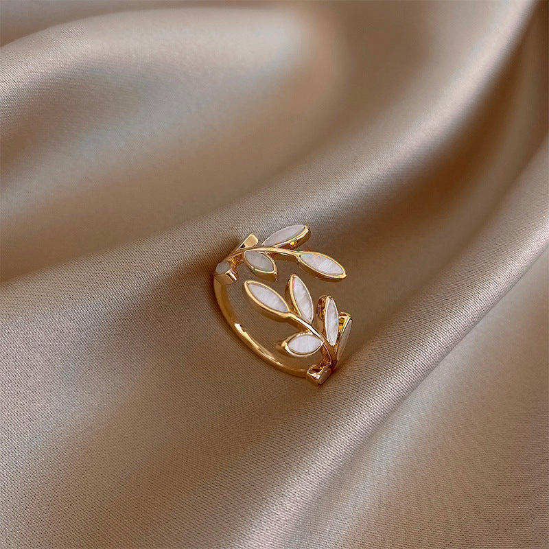 ANNA | Hvit Opalblad Justerbar Ring