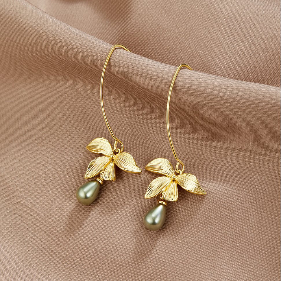 ANNA | Jadeperle & Blomformede Drappeøreringer